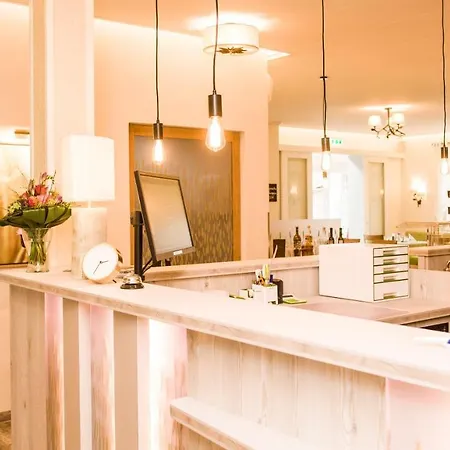 Lindenhaus Scharfe Kurve * Rosenow (Mecklenburg-Vorpommern)