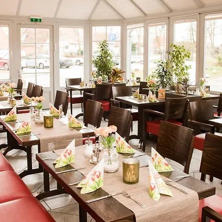 Lindenhaus Scharfe Kurve Otel Rosenow (Mecklenburg-Vorpommern)