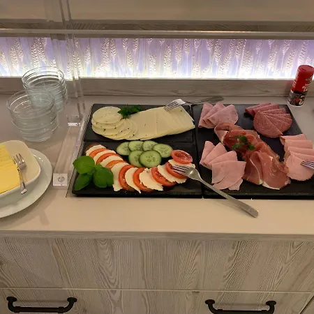 Lindenhaus Scharfe Kurve Otel