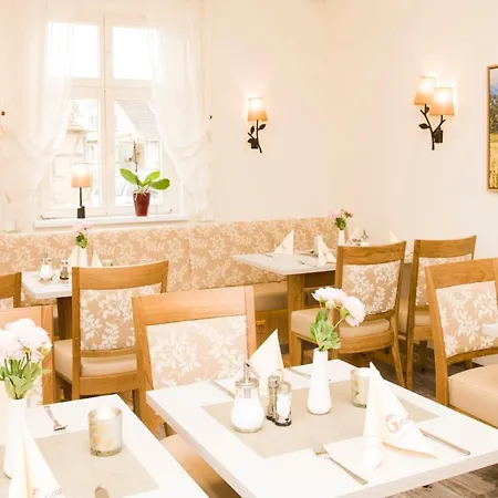 Lindenhaus Scharfe Kurve Otel Rosenow (Mecklenburg-Vorpommern)