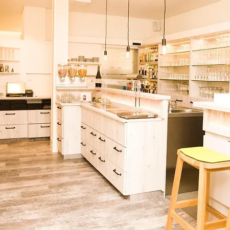 Lindenhaus Scharfe Kurve Otel *