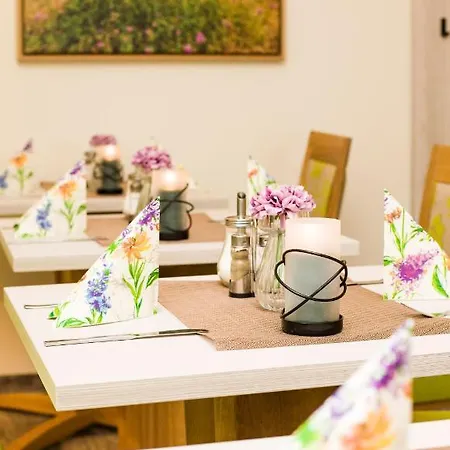 Otel Lindenhaus Scharfe Kurve *