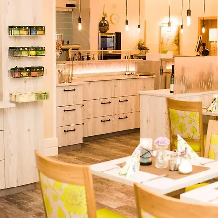 Lindenhaus Scharfe Kurve *