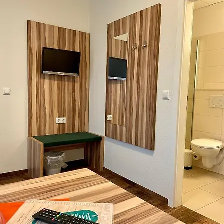 Lindenhaus Scharfe Kurve Otel *