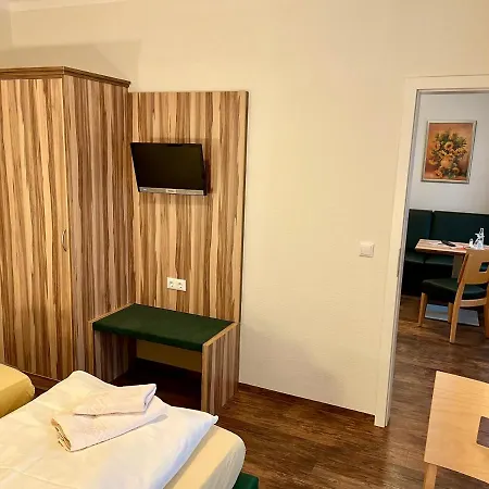 Otel Lindenhaus Scharfe Kurve Rosenow (Mecklenburg-Vorpommern)