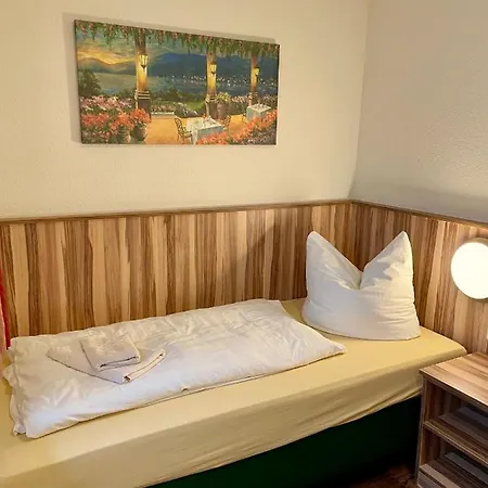 Lindenhaus Scharfe Kurve Otel Rosenow (Mecklenburg-Vorpommern)