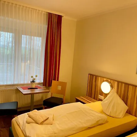 Otel Lindenhaus Scharfe Kurve Rosenow (Mecklenburg-Vorpommern)