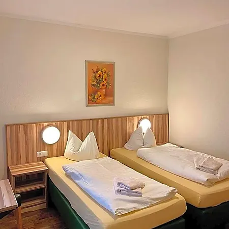 Lindenhaus Scharfe Kurve Hotel