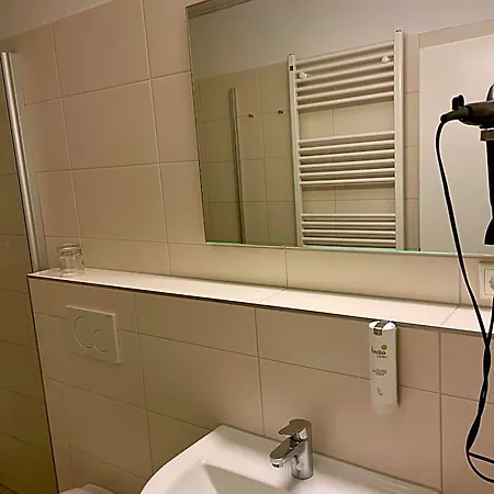 Lindenhaus Scharfe Kurve Hotel *