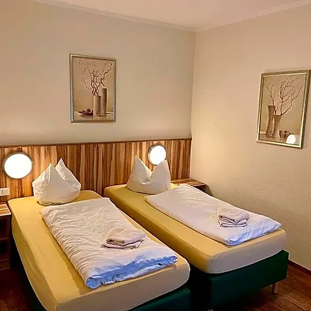Lindenhaus Scharfe Kurve Hotel *