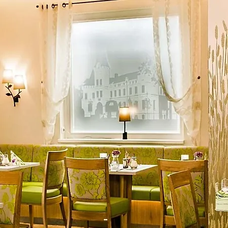 Hotel Lindenhaus Scharfe Kurve *