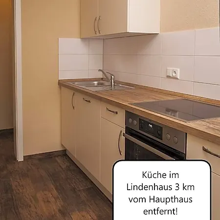 Lindenhaus Scharfe Kurve * Rosenow (Mecklenburg-Vorpommern)