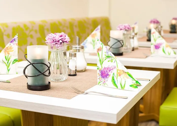 Lindenhaus Scharfe Kurve ホテル *