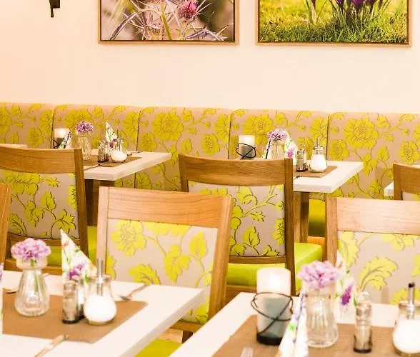 Lindenhaus Scharfe Kurve ホテル