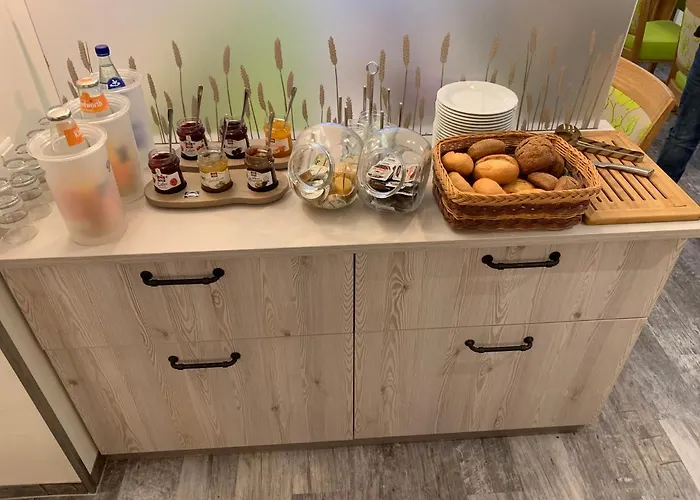 Lindenhaus Scharfe Kurve *