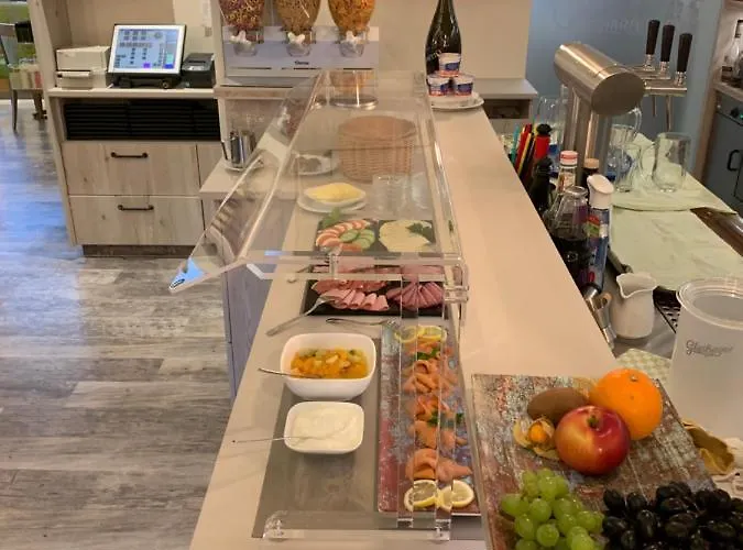 Lindenhaus Scharfe Kurve ホテル