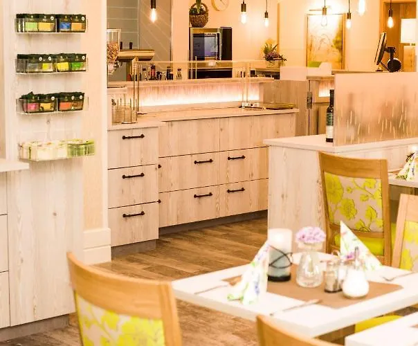 Lindenhaus Scharfe Kurve *